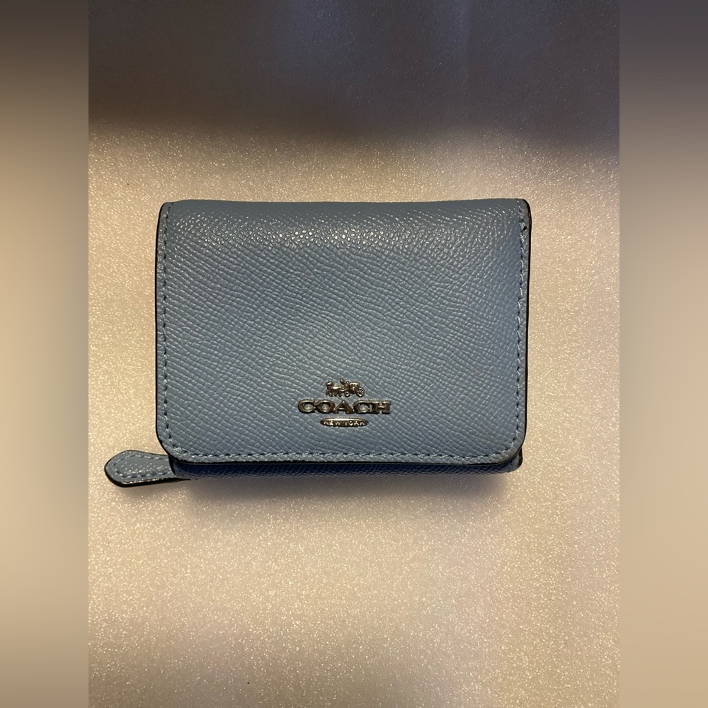 Coach Small Lt Blue Trifold Wallet EUC